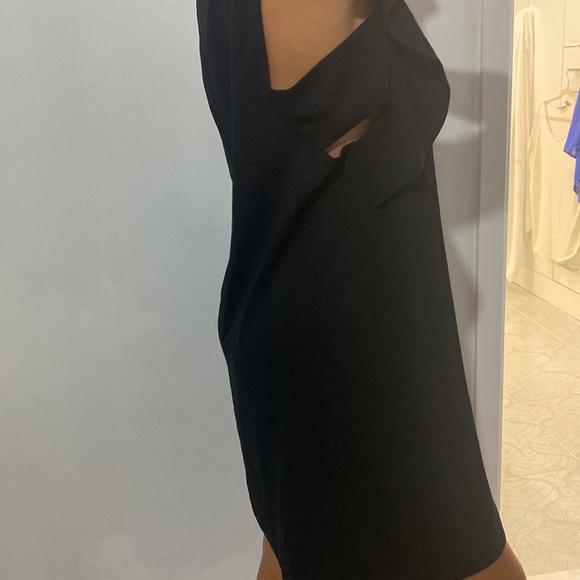 Sonia. By Sonia RYKIEL. The perfect black dress. Can be used for work or a date. - Picture 2 of 10